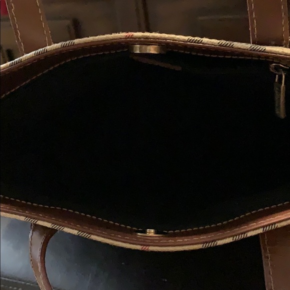 A tote - Picture 2 of 6